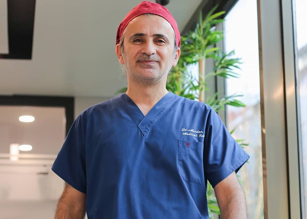 Dr. Merdan Çelik and Global Health Hair medical team in Istanbul