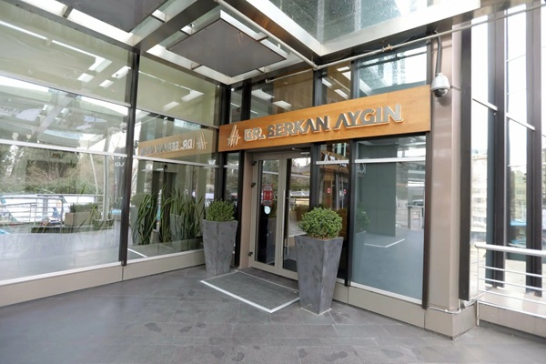 Instalaciones de la clínica del Dr. Serkan Aygin en Estambul Turquía, centro FUE Zafiro y DHI